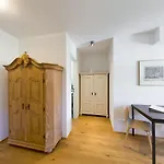 Olympia 9